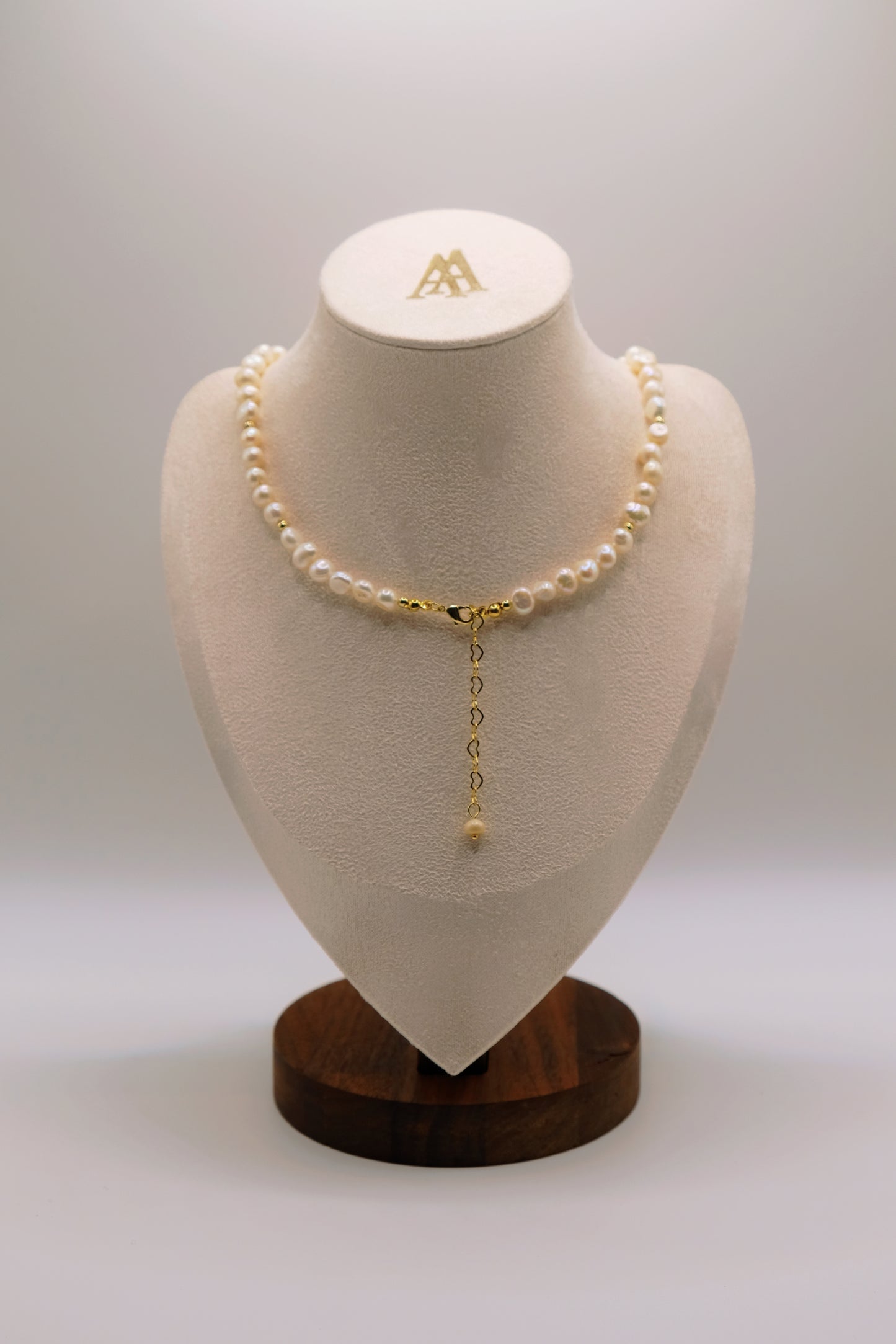 Natural Shell Gold Bead Pearl Necklace